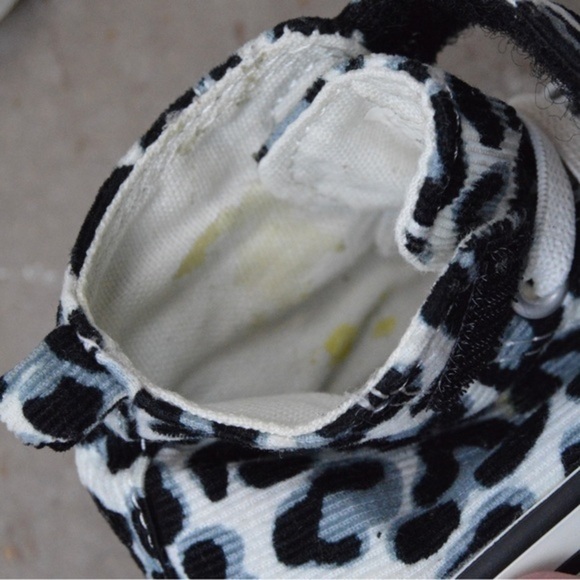 Old Navy Retro Cheetah Print Corduroy High Top Sneakers, Size 5 - Picture 5 of 13